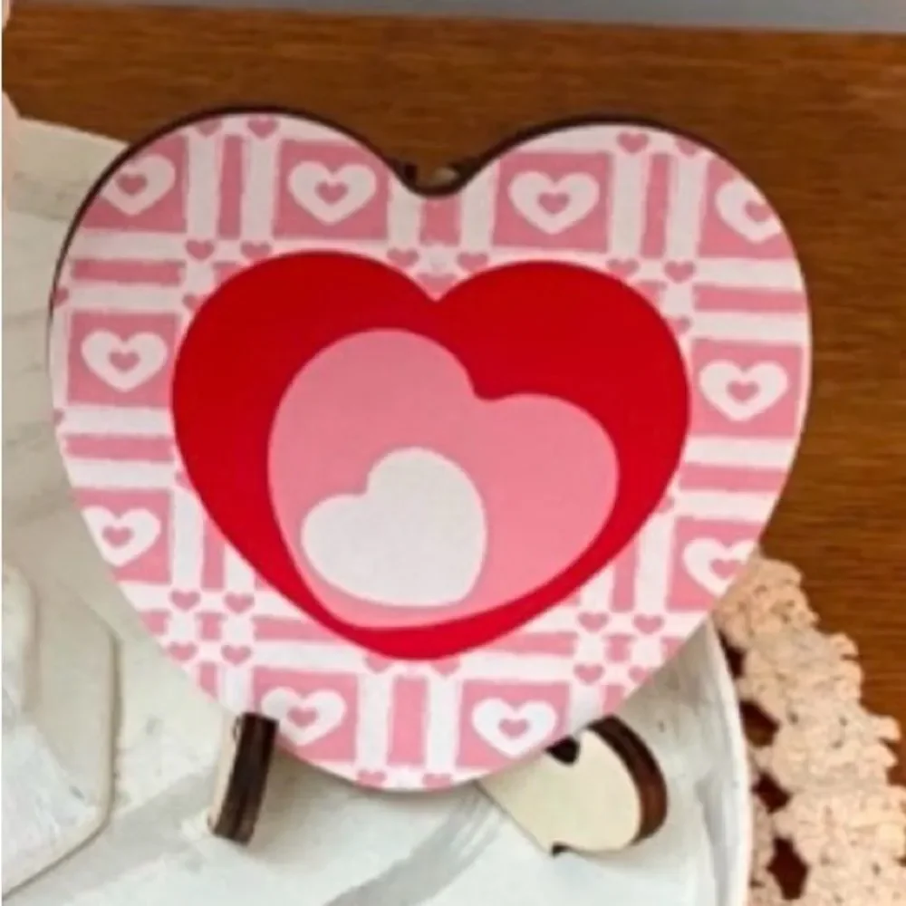 3 Piece Valentine's Day Heart Decorations with Stands